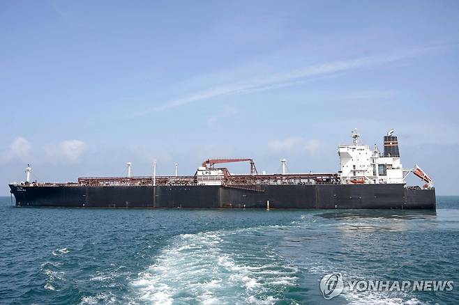 호르무즈 해협 인근의 인도 LPG 수송선 [AFP=연합뉴스. 재판매 및 DB 금지]