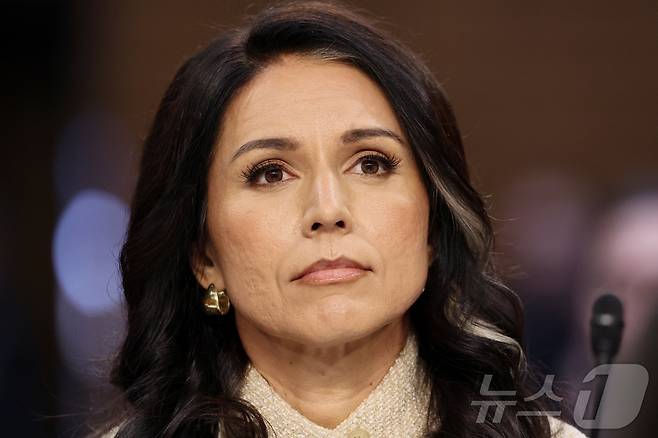 18일(현지시간) 털시 개버드 미국 국가정보국(DNI) 국장이 워싱턴DC 국회의사당에서 열린 상원 정보위원회 청문회에 출석한 모습. 2026.03.18 ⓒ 로이터=뉴스1