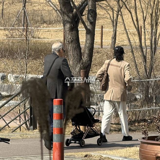 영화감독 홍상수(왼쪽), 배우 김민희. 사진 | 이승록 기자 roku@sportsseoul.com