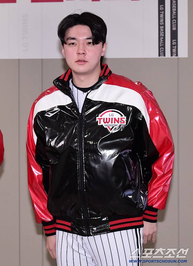 6일 오후 잠실야구장에서 프로야구 LG 트윈스 신년회가 열렸다. 올 시즌 각오를 밝히고 있는 LG 트윈스 이민호. 잠실=송정헌 기자songs@sportschosun.com/2026.01.06/