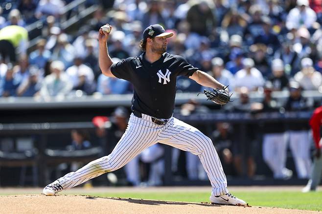 Mar 18, 2026; Tampa, Florida, USA; New York Yankees pitcher Gerrit Cole (45) throws a pitch against the Boston Red Sox in the first inning during spring training at George M. Steinbrenner Field. Mandatory Credit: Nathan Ray Seebeck-Imagn Images







<저작권자(c) 연합뉴스, 무단 전재-재배포, AI 학습 및 활용 금지>