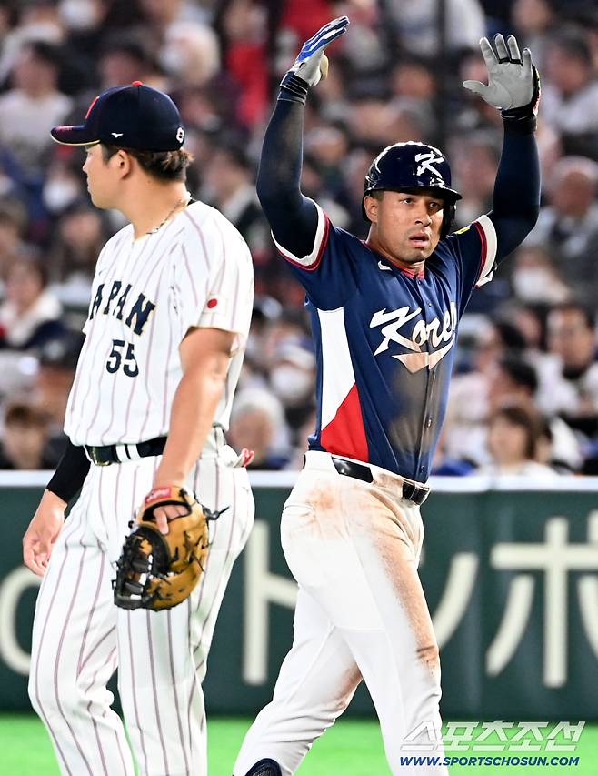 7일 일본 도쿄돔에서 열린 WBC(월드베이스볼클래식) 한국과 일본의 경기. 3회초 존스가 안타를 치고 기뻐하고 있다. 도쿄(일본)=허상욱 기자wook@sportschosun.com/2026.03.07/