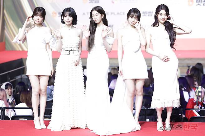 2025 SBS 가요대전 레드카펫 행사에 참석한 르세라핌. 25.12.25 ⓒ이혜영 기자 lhy@hankooki.com