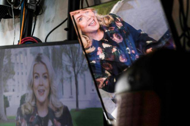 캐럴라인 레빗 백악관 대변인이 18일 미국 워싱턴 백악관에서 미 폭스뉴스와 인터뷰하고 있다. 워싱턴=로이터 연합뉴스