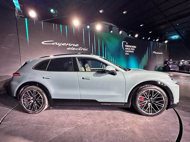 카이엔 터보 일렉트릭 측면부 / 출처=IT동아