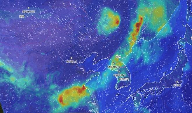 18일 오후 3시45분 기준 동아시아 지역의 초미세먼지(PM2.5) 상황. 동북3성 지역 산불 등으로 붉게 물들었던 15~17일 보다 초미세먼지 상황이 개선됐다. [국립환경과학원]