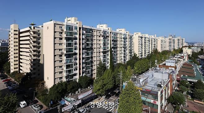 서울시 강남구 압구정 현대1,2차 아파트 단지의 모습. 경향신문 자료사진