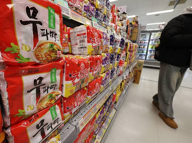 Ramyeon products are displayed at a large supermarket in Seoul on March 13. [YONHAP]