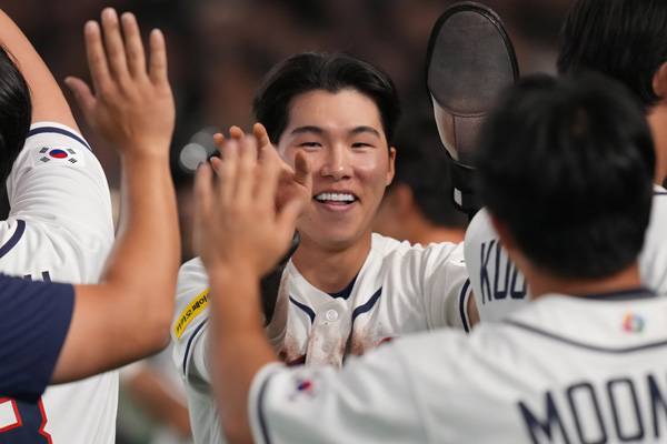 로버츠 감독은 김혜성이 WBC에서 이미 많은 경기를 소화하고 왔음을 언급했다. 사진= AP= 연합뉴스 제공