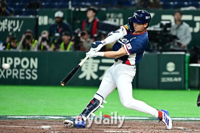 9일 일본 도쿄돔에서 열린 2026 월드 베이스볼 클래식(WBC) 조별리그 한국-호주 경기. 이정후가 3회초 무사 2루에 적시 1타점 2루타를 치고 있다./도쿄(일본)=한혁승 기자 hanfoto@mydaily.co.kr