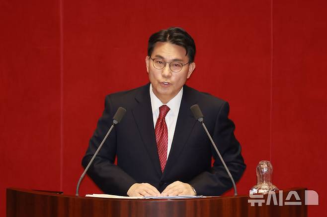 [서울=뉴시스] 고승민 기자 = 19일 서울 여의도 국회에서 열린 제433회 국회(임시회) 제2차 본회의에서 공소청법안에 대한 무제한토론을 하고 있다. 2026.03.19. kkssmm99@newsis.com