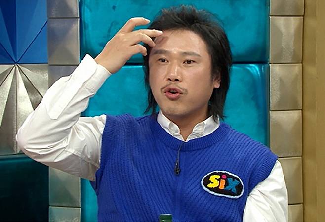 조카들의 ‘진짜 아빠’를 자처하며 인생의 행보를 바꾼 가수 육중완. 방송을 통해 드러난 그의 진중한 모습에서 가장의 무게가 느껴진다. MBC ‘라디오스타’