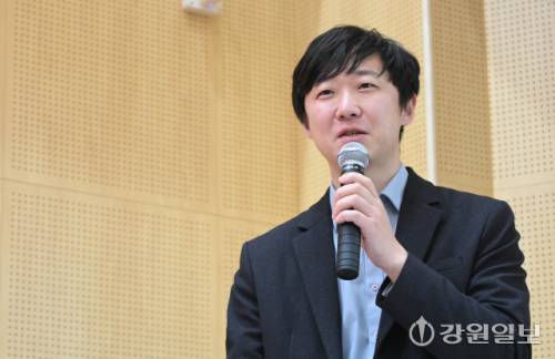 김동현 뉴로핏 공동대표가 16일 춘천ICT벤처센터에서 열린 2026 제2회 의료 AX 춘천 포럼에서