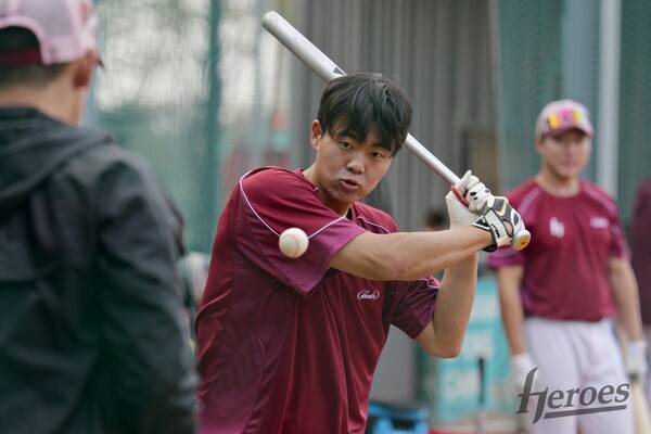 어준서의 타격 훈련(사진=키움)