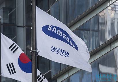 삼성전자가 2026년 기업가치 제고 계획을 공시한 날, 삼성생명과 삼성화재도 삼성전자 지분 일부를 매각하기로 결정했다. 사진=비즈한국 DB