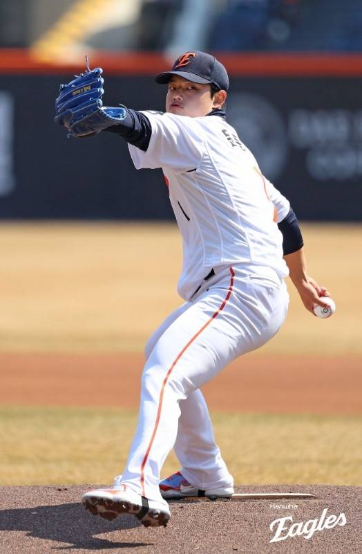 한화 문동주가 20일 대전 한화생명 볼파크에서 열린 2026 KBO리그 시범경기 KIA전에 선발 등판해 역투하고 있다. 사진 | 한화 이글스