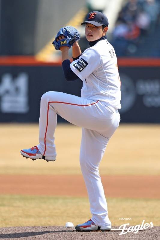 한화 문동주가 20일 대전 한화생명 볼파크에서 열린 2026 KBO리그 시범경기 KIA전에 선발 등판해 역투하고 있다. 사진 | 한화 이글스