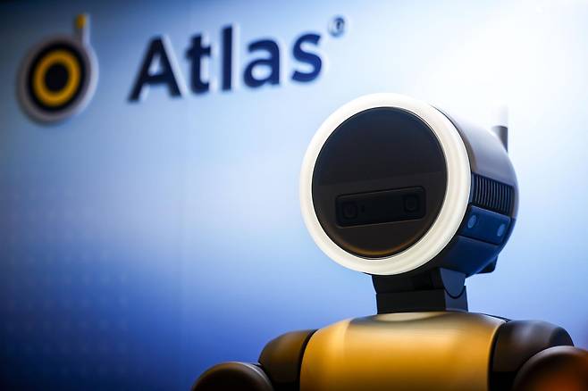 4일 서울 강남구 코엑스에서 열린 2026 스마트공장·자동화산업전에서 현대자동차그룹 계열사 보스턴다이내믹스의 휴머노이드 로봇 ‘아틀라스’가 전시되어 있다. 2026.03.04 뉴시스