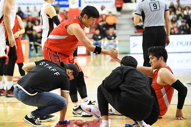 선수 시절 두 사람. 한국농구연맹 제공