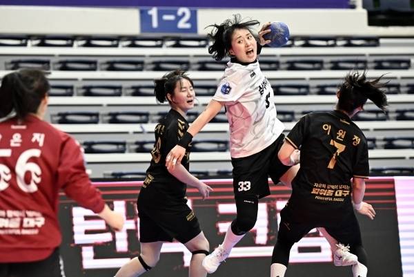 사진 삼척시청 정현희 점프슛