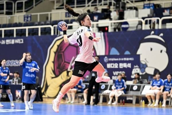 사진 SK슈가글라이더즈 김하경의 점프슛