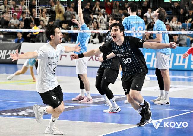 박경민과 신호진./KOVO