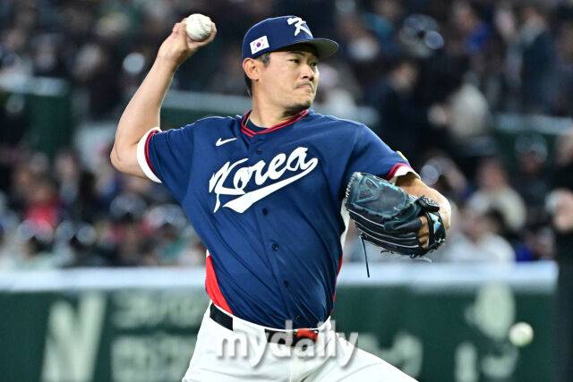 9일 일본 도쿄돔에서 열린 2026 월드 베이스볼 클래식(WBC) 조별리그 한국-호주 경기. 노경은이 2회말 마운드에 올라 힘차게 투구하고 있다./마이데일리
