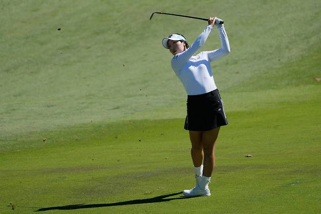 [멘로파크=AP/뉴시스] 이동은이 19일(현지 시간) 미 캘리포니아주 멘로파크 샤론 하이츠 골프&컨트리클럽에서 열린 미국여자프로골프(LPGA) 투어 포티넷 파운더스컵 첫날 11번 홀에서 티샷하고 있다. 남은 경기가 진행 중인 현재 이동은은 7언더파 65타를 기록하며 단독 2위에 올라 있다. 2026.03.20.