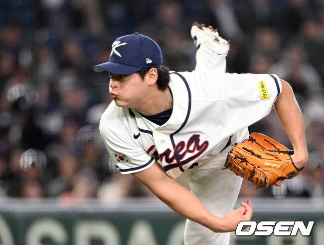 [OSEN=도쿄(일본), 손용호 기자] 류지현 감독이 이끄는 한국야구 대표팀은 5일 일본 도쿄의 도쿄돔에서 열린 2026 월드베이스볼클래식(WBC) 조별리그 C조 체코와의 첫 경기에서 홈런 4방을 포함해 10안타를 터트리며 11-4로 승리했다.2009년 이후 17년 만에 WBC 1차전 승리를 기록했다.7회초 무사에서 한국 조병현이 역투하고 있다. 2026.03.05&nbsp;/spjj@osen.co.kr