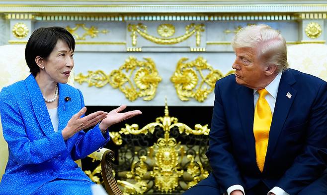 다카이치 사나에 일본 총리(왼쪽), 도널드 트럼프 대통령. AP연합뉴스