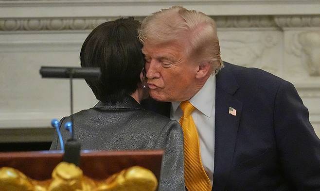 다카이치 사나에 일본 총리(왼쪽), 도널드 트럼프 대통령. AP연합뉴스