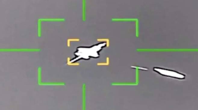 이란 이슬람혁명수비대가 19일(현지시간) 미국의 F-35 전투기를 격추했다고 주장하며 공개한 영상. 엑스 캡처
