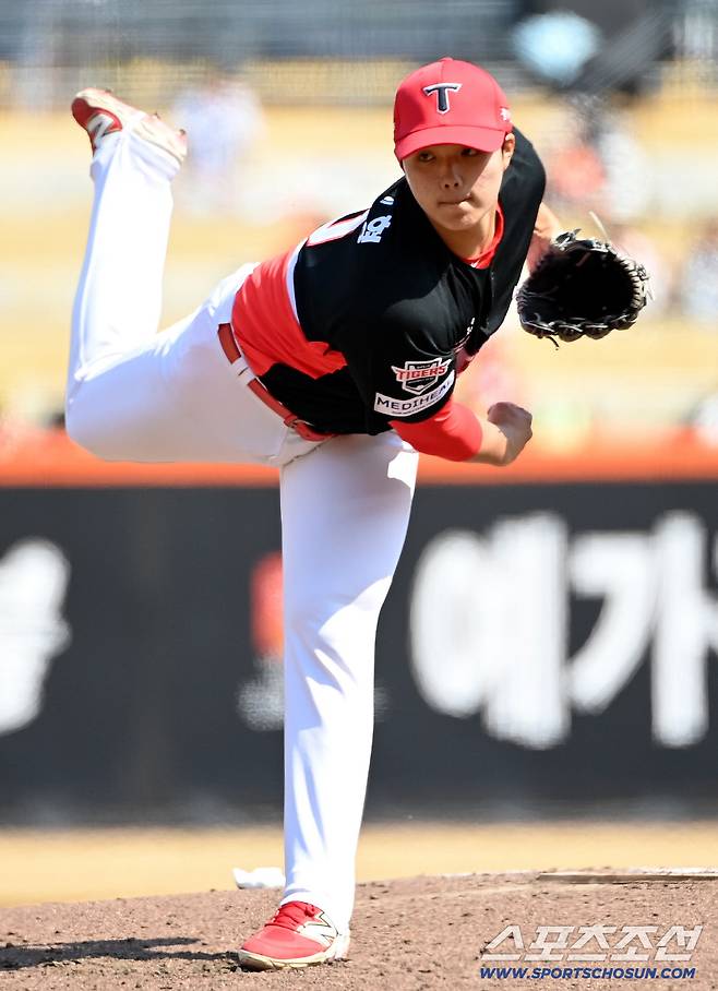 20일 대전한화생명볼파크에서 열린 KIA와 한화의 시범경기, KIA 선발투수 김태형이 역투하고 있다. 대전=허상욱 기자wook@sportschosun.com/2026.03.20/