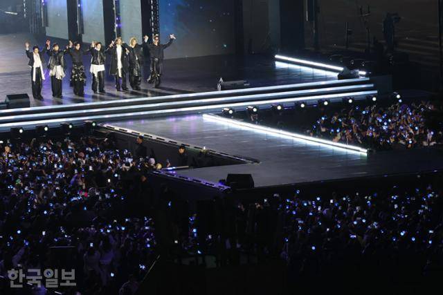 21일 서울 종로구 광화문광장에서 BTS 컴백 라이브: 아리랑(BTS THE COMEBACK LIVE | ARIRANG)이 열리고 있다. 사진공동취재단