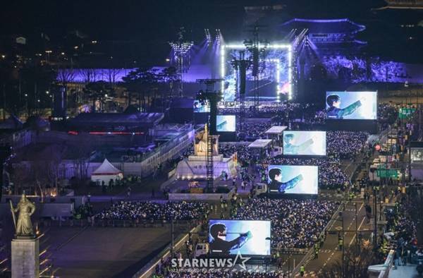 (서울=뉴스1) 사진공동취재단 = 방탄소년단(BTS)이 21일 서울 광화문광장에서 'BTS 컴백 라이브: 아리랑' 발매 기념 컴백 공연을 하고 있다. 2026.3.21/뉴스1 Copyright (C) 뉴스1. All rights reserved. 무단 전재 및 재배포, AI학습 이용 금지. /사진=(서울=뉴스1) 사진공동취재단