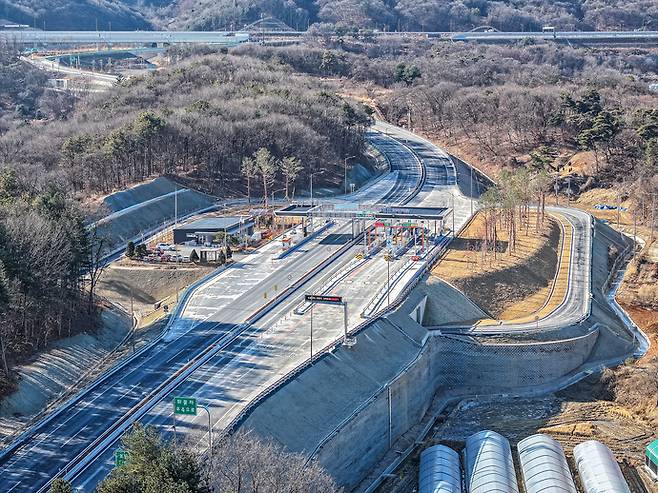 지난해 12월 개통된 세종포천고속도로 남용인IC 모습. 사진=용인특례시청
