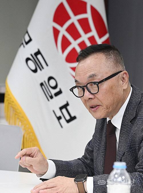 황주호 전 한국수력원자력 사장이 16일 무등일보 커뮤니케이션룸에서 탄소중립 등 에너지쟁책에 대해 설명하고 있다. 양광삼기자 ygs02@mdilbo.com