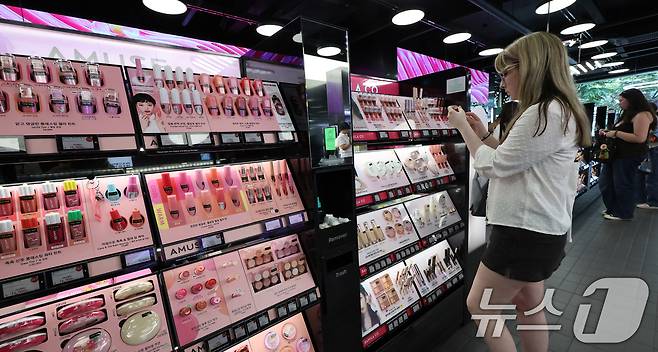 서울 중구 명동의 한 뷰티 매장. 2025.5.14 ⓒ 뉴스1 박지혜 기자