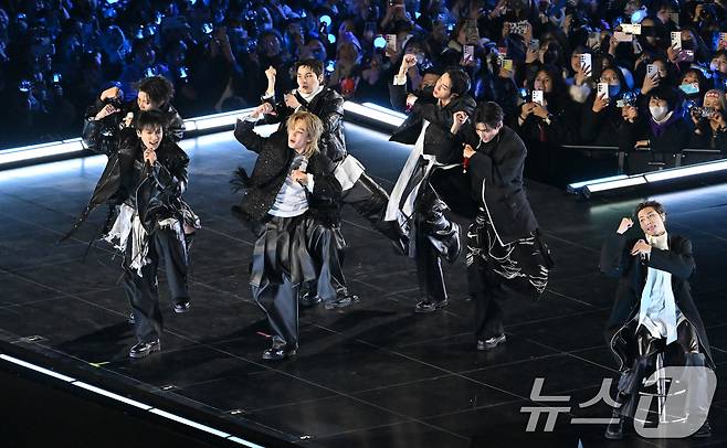 방탄소년단(BTS)이 21일 서울 광화문광장에서 'BTS 컴백 라이브: 아리랑' 발매 기념 컴백 공연을 하고 있다. 2026.3.21 ⓒ 뉴스1 사진공동취재단