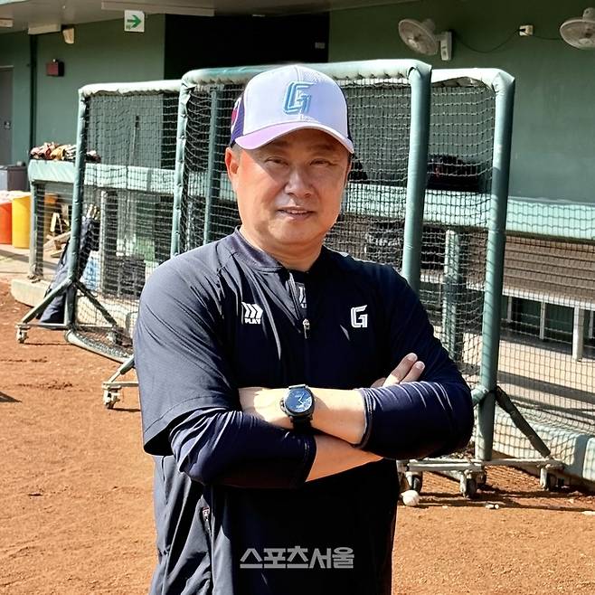 김태형 감독이 스포츠서울과 인터뷰에 임하고 있다. 타이난 | 박연준 기자 duswns0628@sportsseoul.com