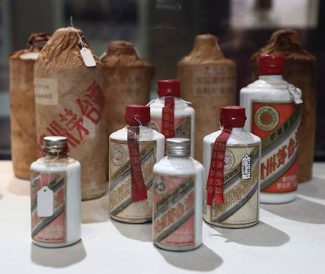 국주문화성에 전시된 마오타이주. 제조 시기가 오래전인 술이다. 박미향 선임기자
