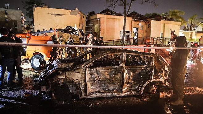 이란이 쏜 미사일이 방공망을 뚫고 떨어진 이스라엘 남부 디모나