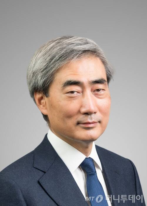 (서울=뉴스1) 이재명 기자 = 청와대는 22일 이재명 대통령이 한국은행 총재 후보자에 신현송 국제결제은행(BIS) 통화경제국장을 지명했다고 밝혔다. (청와대 제공. 재판매 및 DB 금지) 2026.3.22/뉴스1  Copyright (C) 뉴스1. All rights reserved. 무단 전재 및 재배포,  AI학습 이용 금지. /사진=(서울=뉴스1) 이재명 기자