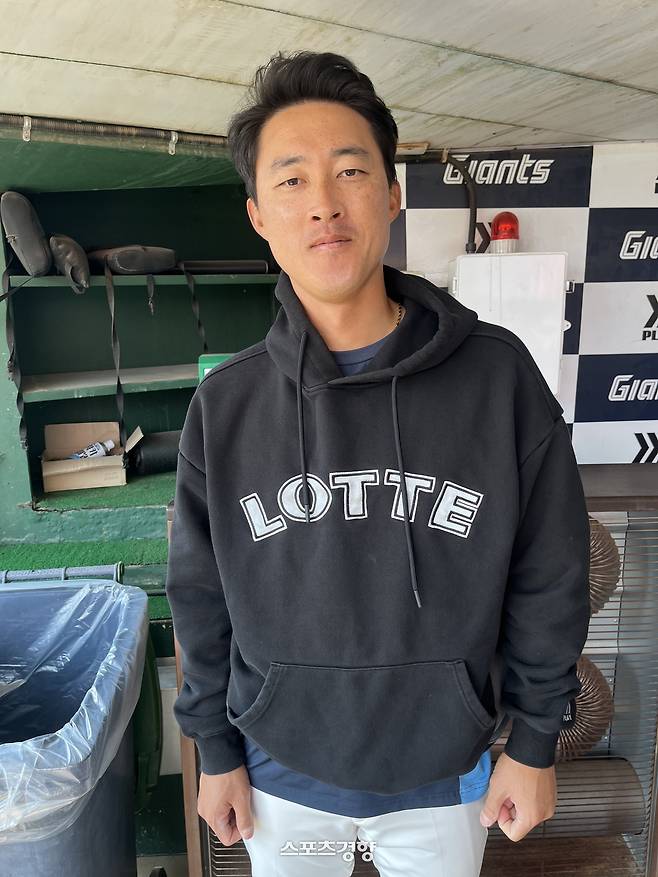 롯데 노진혁이 사직구장에서 인터뷰하고 있다. 사직 | 김하진 기자