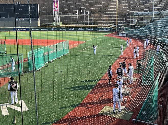 ▲ 울산 웨일즈 선수들의 특별 타격 훈련 모습 ⓒ울산 웨일즈