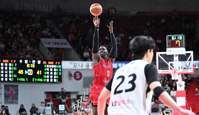 슛하는 조니 오브라이언트 [KBL 제공. 재판매 및 DB 금지]