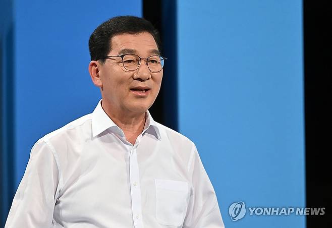 예비경선 합동토론회에서 발언하는 신정훈 의원 [공동취재]