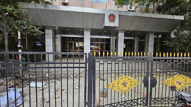 중국 서안의 한국청년전지공작대 본부터. 현재는 한국청년전지공작대 본부가 사용했던 건물의 원형은 없어지고, 중급인민법원이 들어서 있다.사진은 남도일보 취재진이 지난 6월 방문했을때는 폐쇄·방치된 상태의 건물의 모습. 서안/김성빈 기자 ksb@namdonews.com