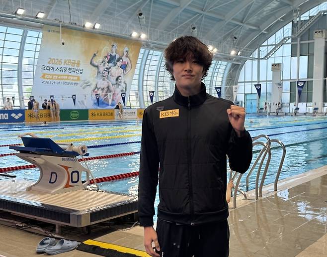 김우민이 23일 경북 김천실내수영장에서 열린 2026 KB금융 코리아 스위밍 챔피언십 남자 자유형 1500ｍ 결승에서 1위를 차지했다. 사진 | 올댓스포츠