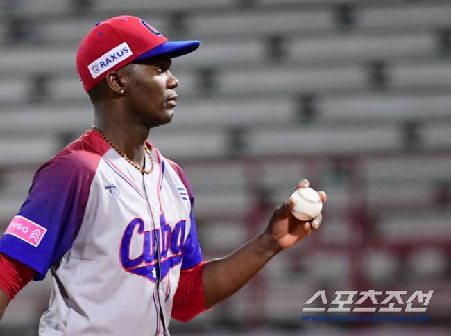 프리이머12 당시 쿠바 대표팀으로 출전한 모이넬로. 스포츠조선DB